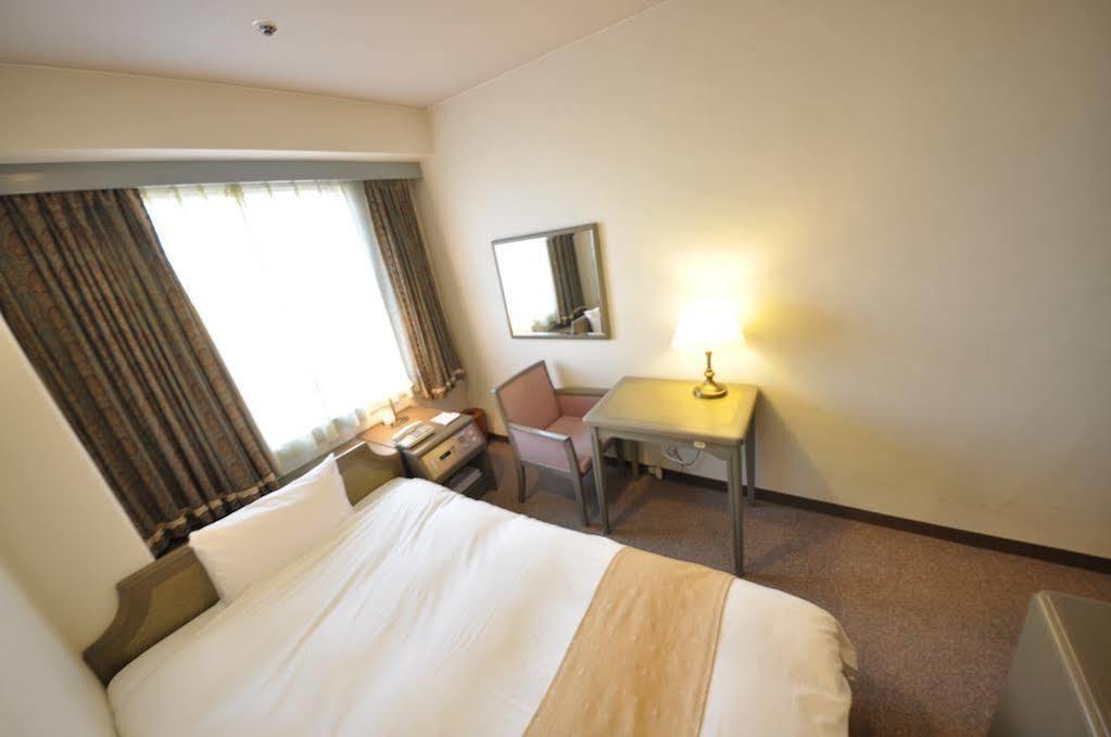 Loisir Hotel Yokkaichi Buitenkant foto