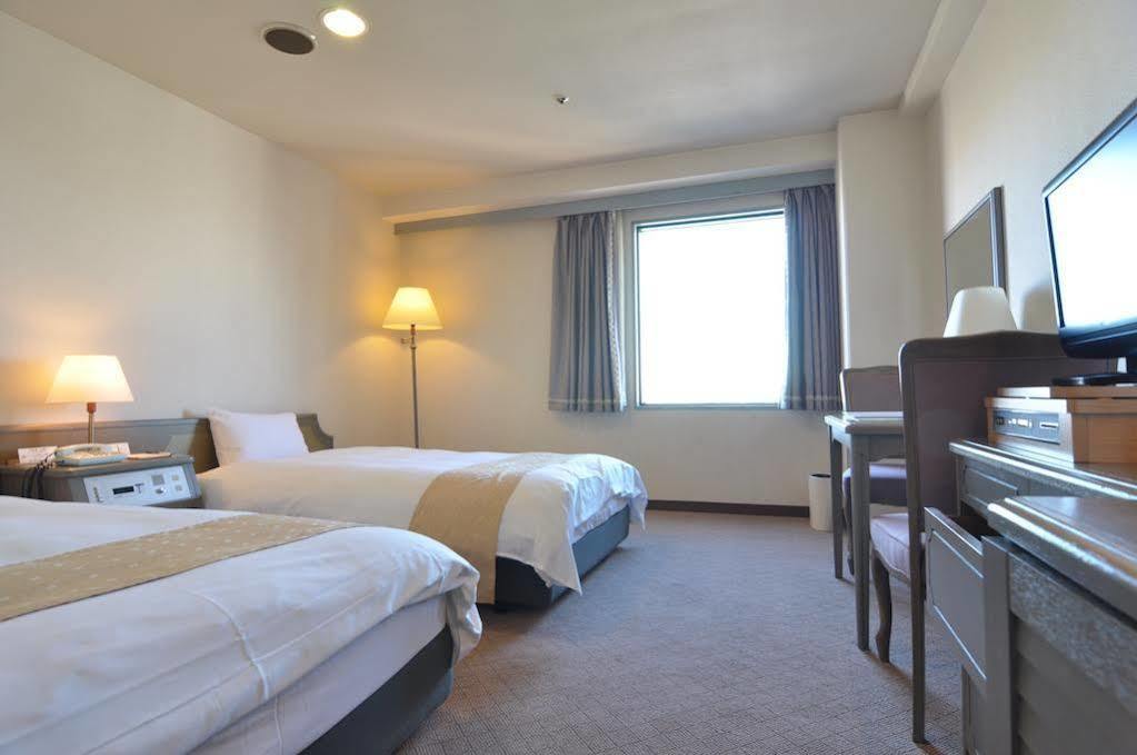 Loisir Hotel Yokkaichi Buitenkant foto